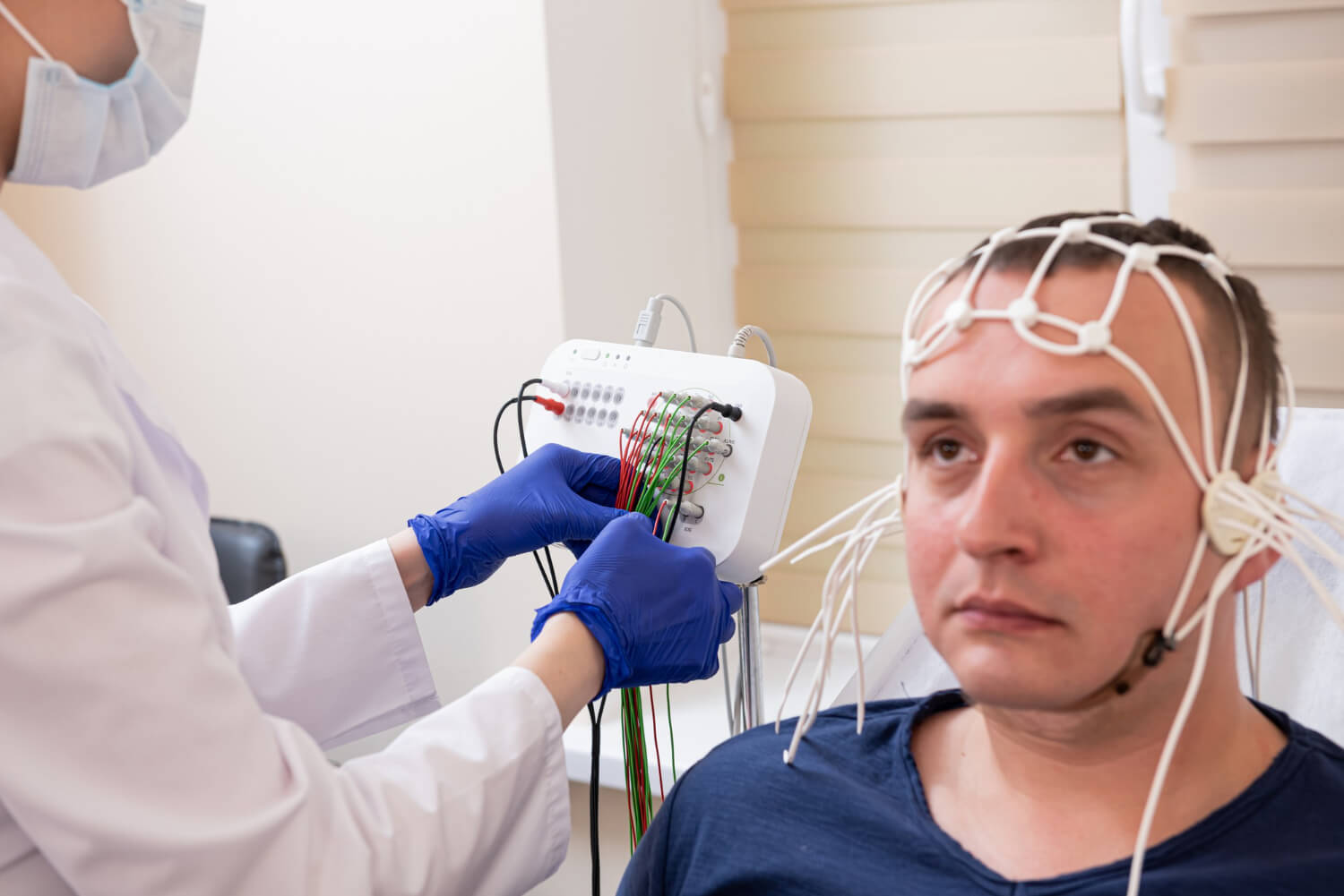patient-brain-testing-using-encephalography-medical-center (2)